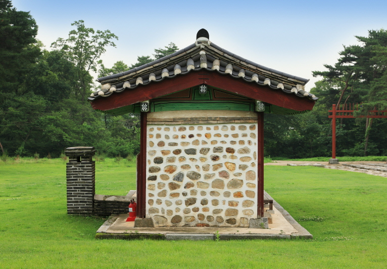 장릉(長陵)의 수복방 좌측면